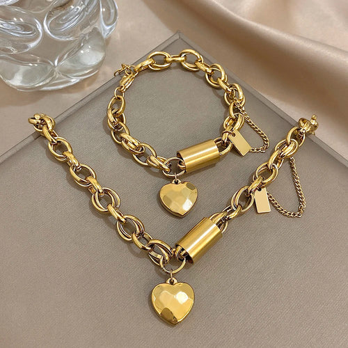Pandora Golden